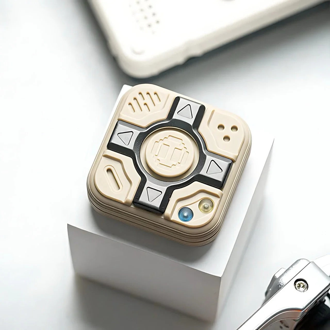 P-CUBE white